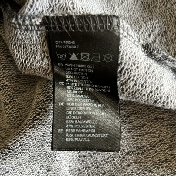 H & M Divided Size 2 Gray Jewel Embellished Knit Top Pullover Y2K - Picture 9 of 9